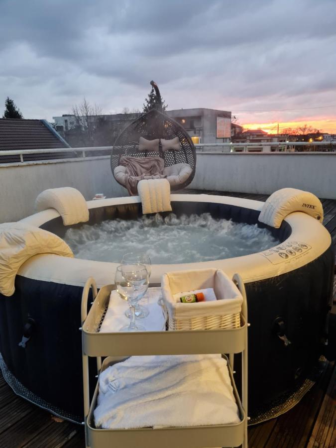 Апартаменти Arad Wellness Екстер'єр фото